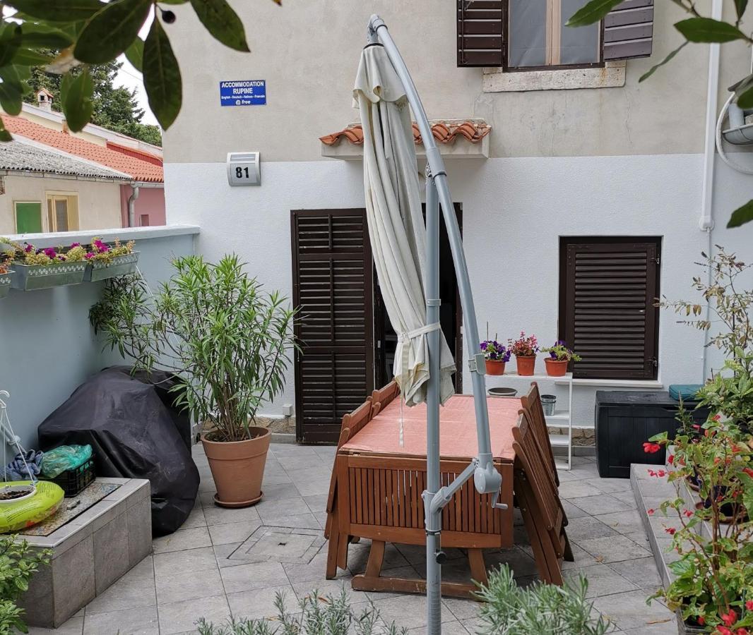 Guest House Accommodation Rupine Premantura Esterno foto