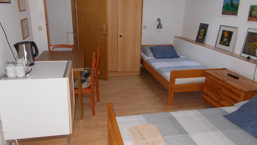 Guest House Accommodation Rupine Premantura Esterno foto