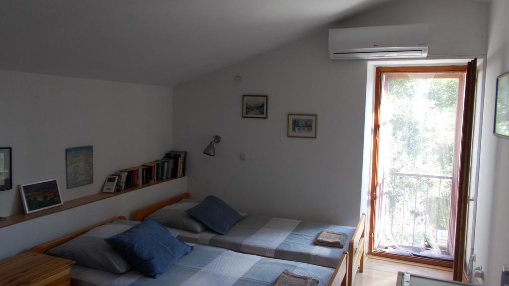 Guest House Accommodation Rupine Premantura Esterno foto