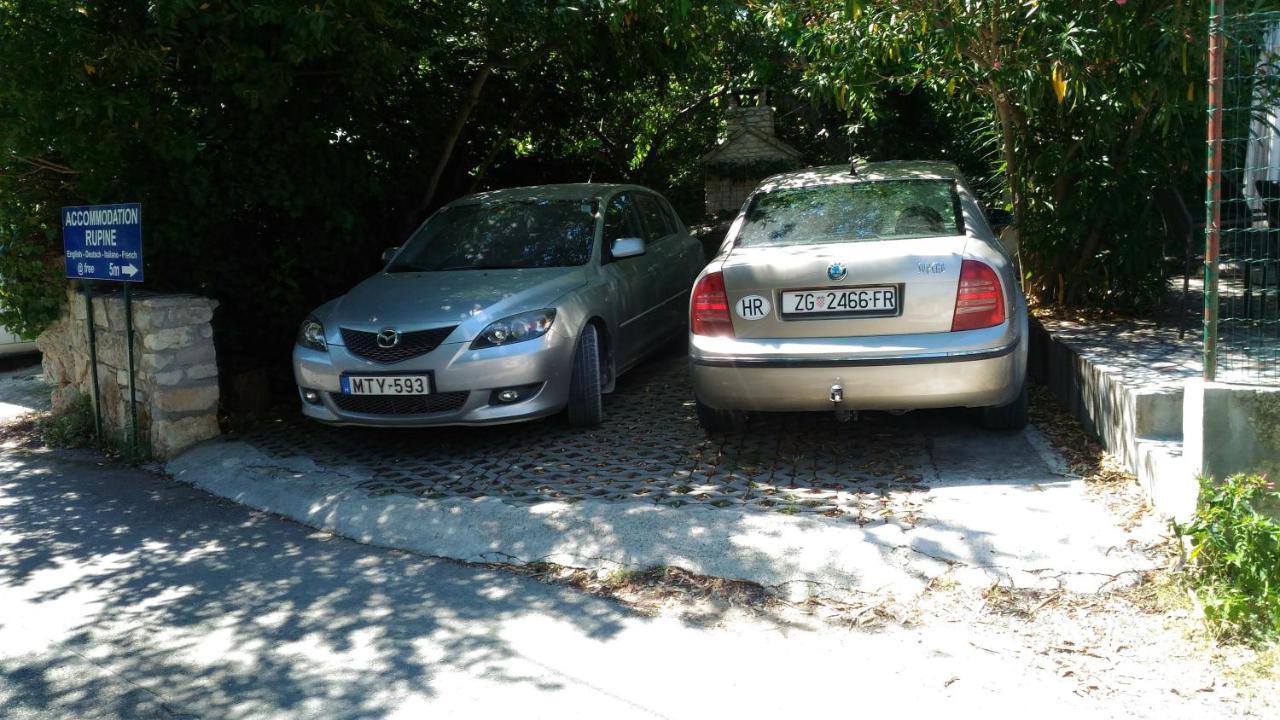 Guest House Accommodation Rupine Premantura Esterno foto