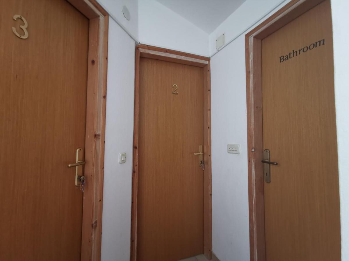 Guest House Accommodation Rupine Premantura Esterno foto